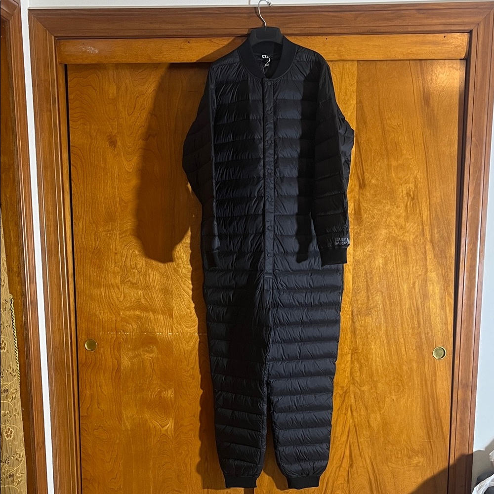 NWT size large Men’s/Woman’s Eddie Bauer 650 Fill Sown Camp Suit One Piece